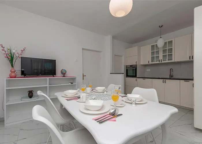 Apartments Jasna * Omiš