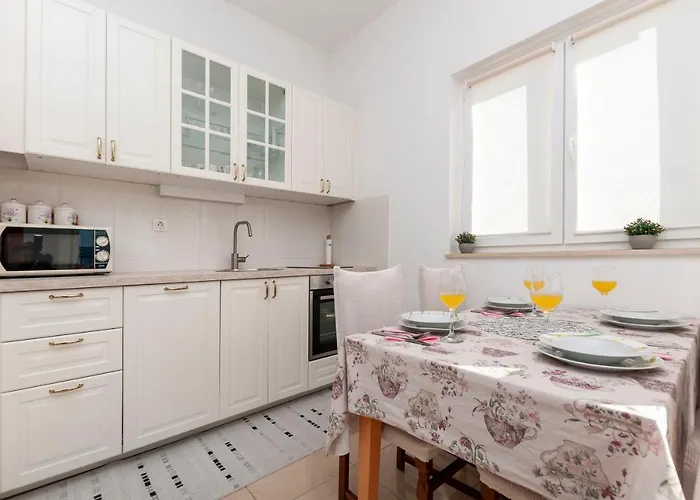 Apartments Jasna * Omiš