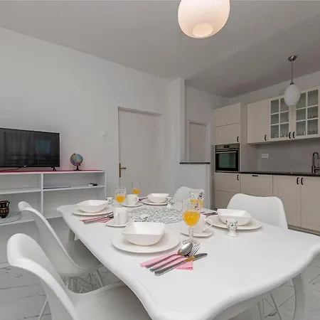 Apartments Jasna * Omis