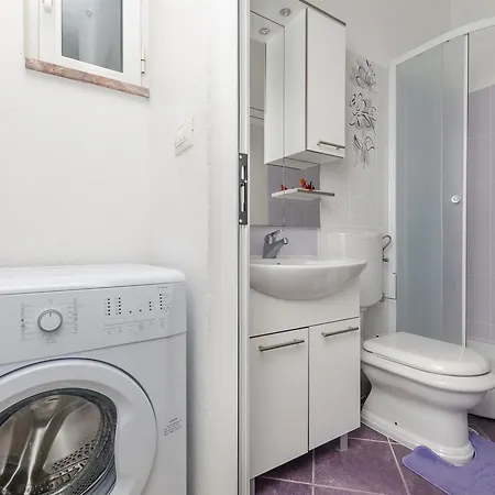 Apartments Jasna Omis